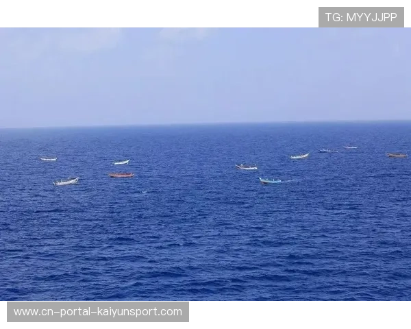 “动态角色切换破解密集防守，锋线游弋战术成进攻新趋势”