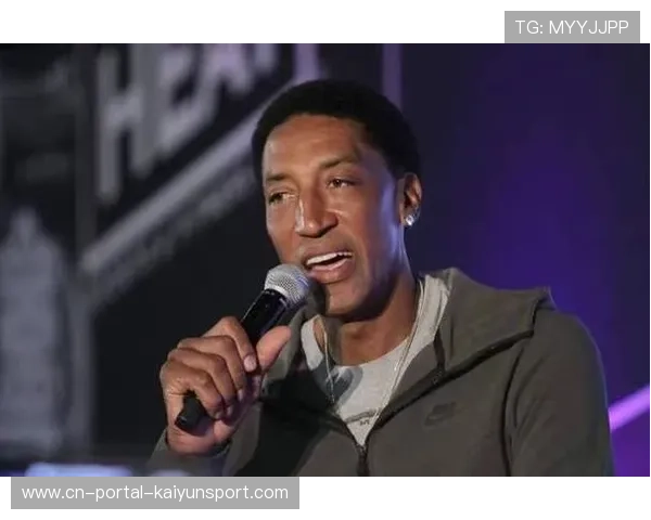 NBA球星女装照引热议：乔丹老奶奶造型，詹姆斯自拍反差大