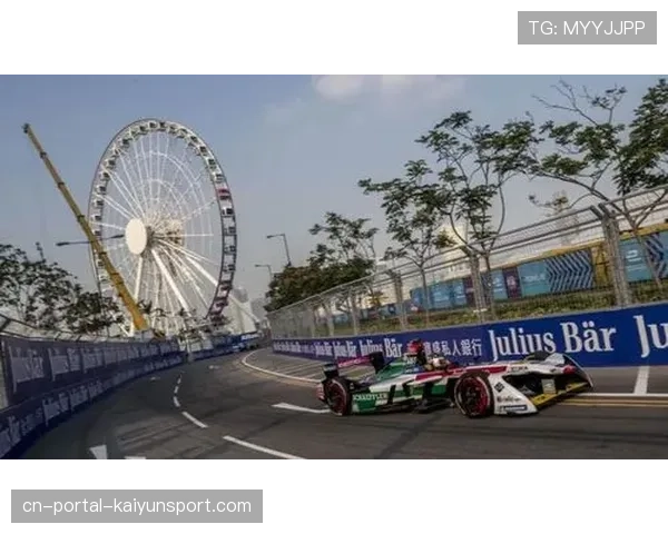 战术博弈：分析决赛轮中领先车手如何利用弯道封锁路线。